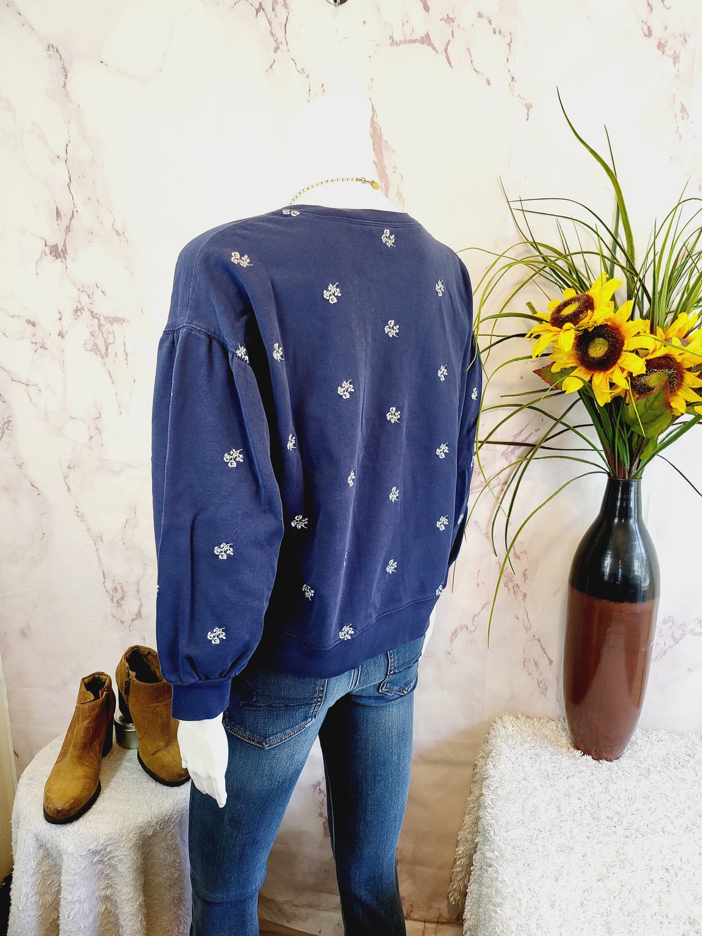Draper James Bobbie Embroidered V-Neck Sweatshirt - Floral - Navy Multi/Viola/Navy - M
