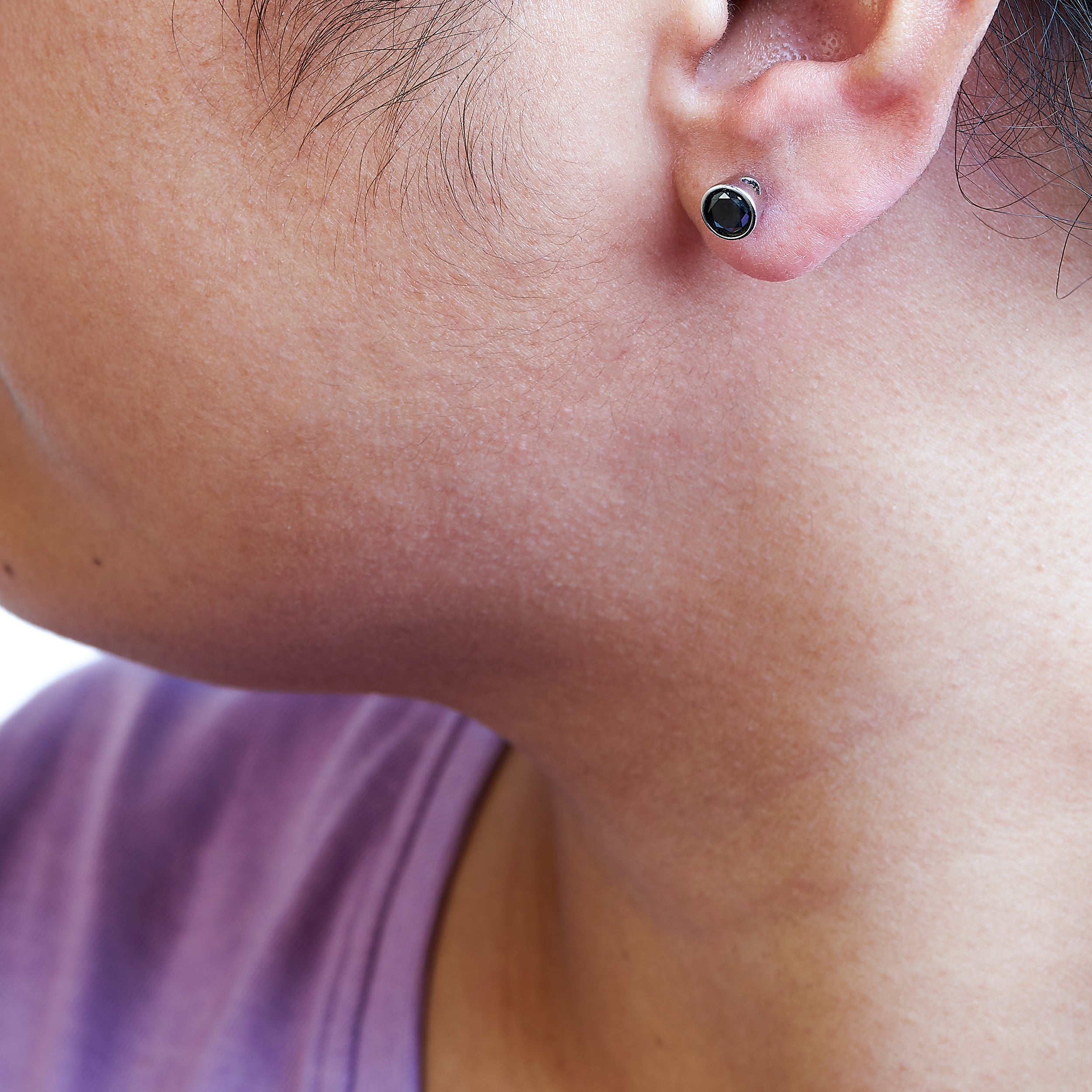 Haus of Brilliance .925 Sterling Silver 1.00 Cttw Round Brilliant-Cut Black Diamond Bezel-Set Stud Earrings with Screw Backs (Fancy Color-Enhanced, I2-I3 Clarity)