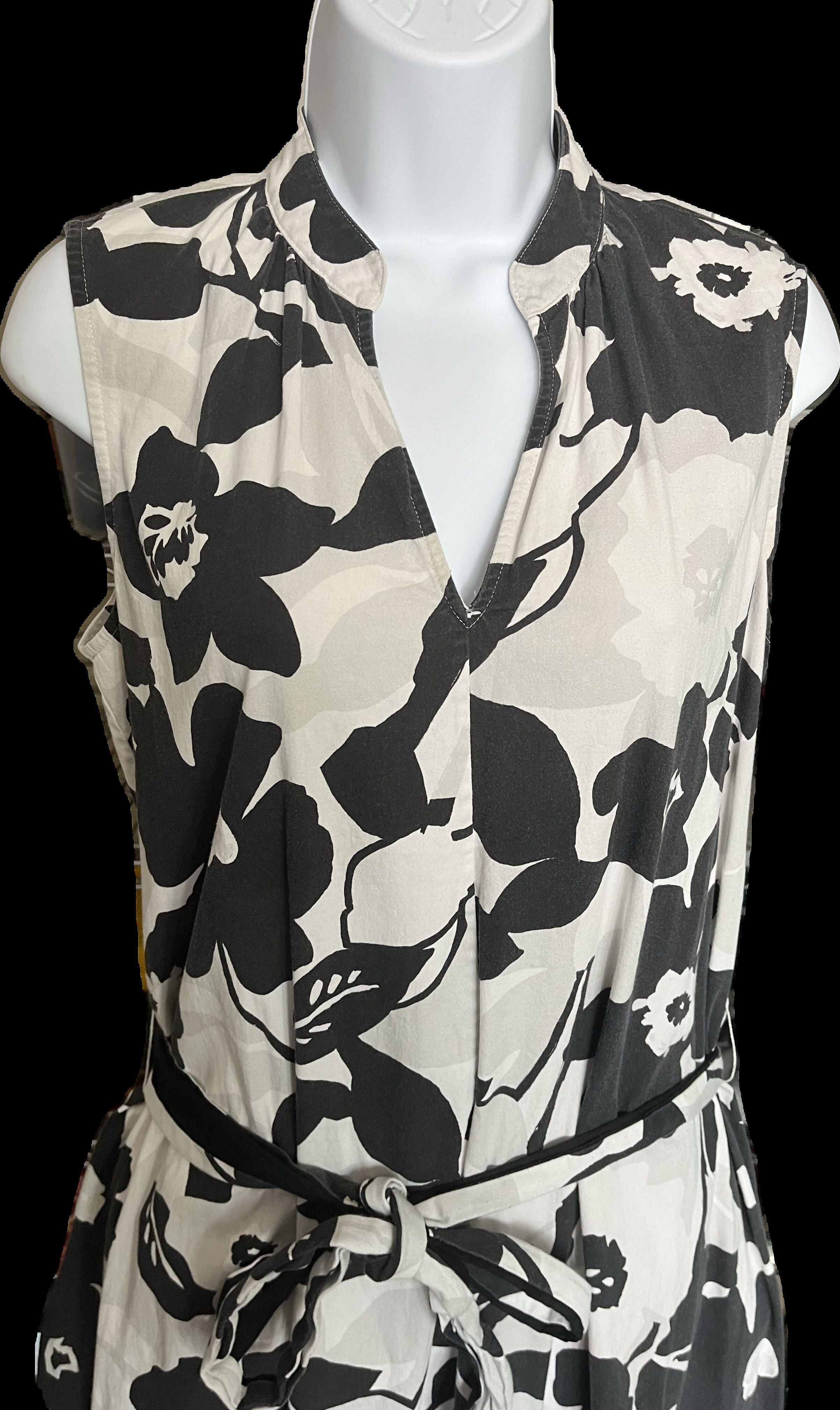 Natori Garden Mandarin sleeveless Dress pockets, belted Floral Black white beige Small