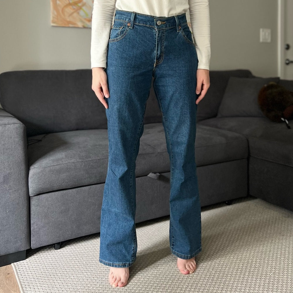 Levi’s 550 Relaxed Bootcut - Dark Blue Wash - Size 4M