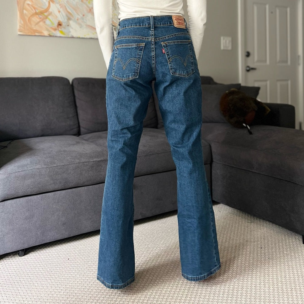 Levi’s 550 Relaxed Bootcut - Dark Blue Wash - Size 4M