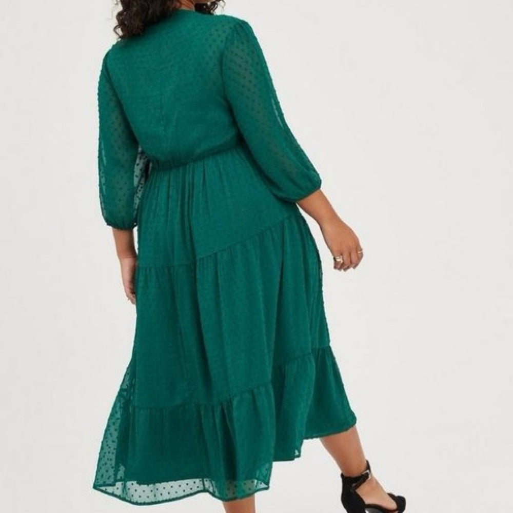 Torrid Maxi Chiffon Clip Dot Pleated Dress - Emerald Green - Size 0 (L)