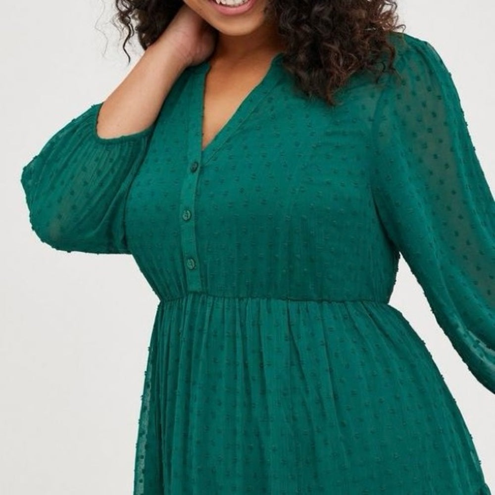 Torrid Maxi Chiffon Clip Dot Pleated Dress - Emerald Green - Size 0 (L)
