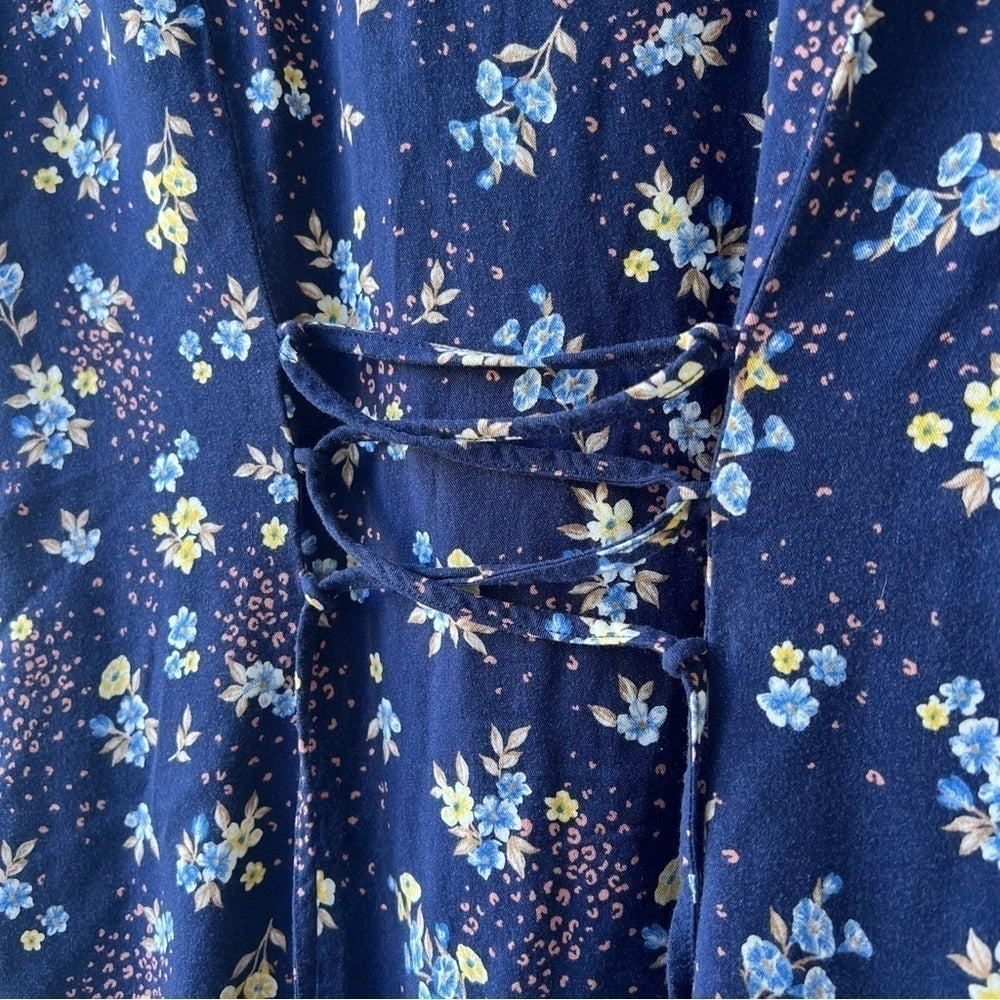 Torrid Stretch Challis Lace-Up Back Top - Floral Blue - Size 0 (L)