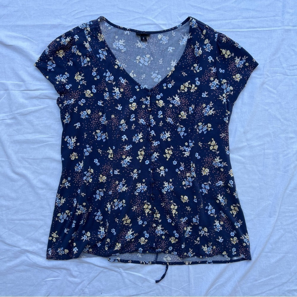 Torrid Stretch Challis Lace-Up Back Top - Floral Blue - Size 0 (L)