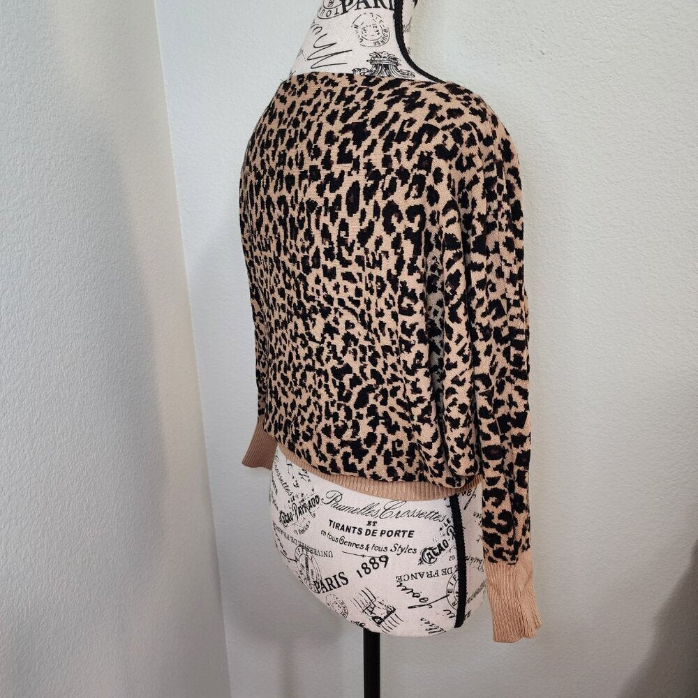 New York and Company Cheetah Print Cropped Sweater Size M