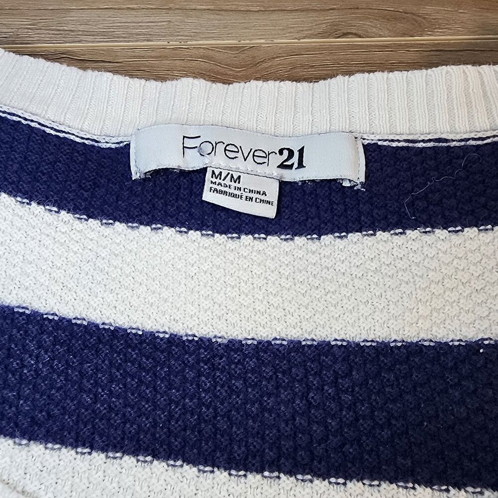 Forever21 Blue & White Short Sleeve Striped Sweater Size M