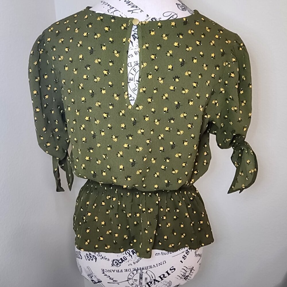 E & M Green & Yellow Floral Blouse Size S