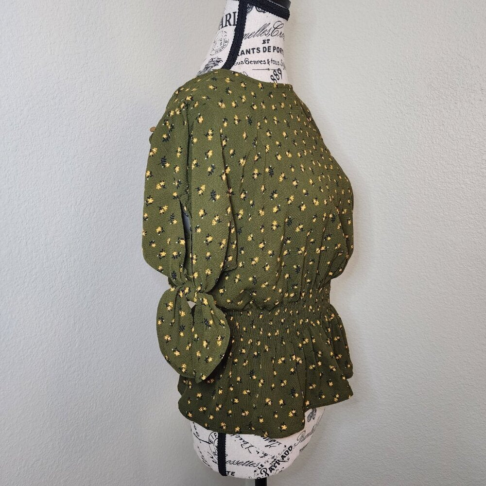 E & M Green & Yellow Floral Blouse Size S