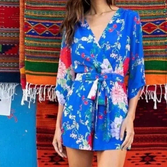 Yumi Kim Liz Silk Blue Floral 3/4 Length Tab Sleeve Romper Size 4 Small NWOT