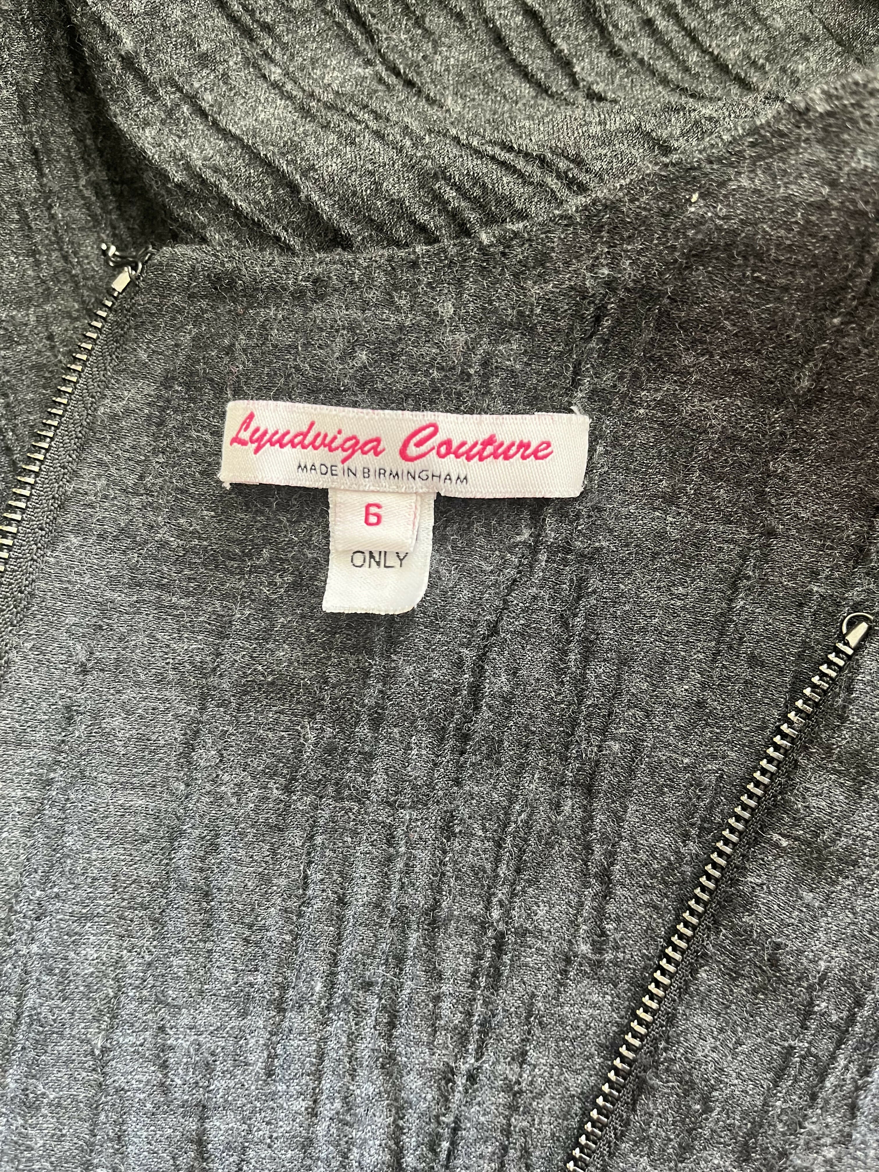 Lyudviga Couture Zipper Detail Textured Sleeveless Dress Gray size 6