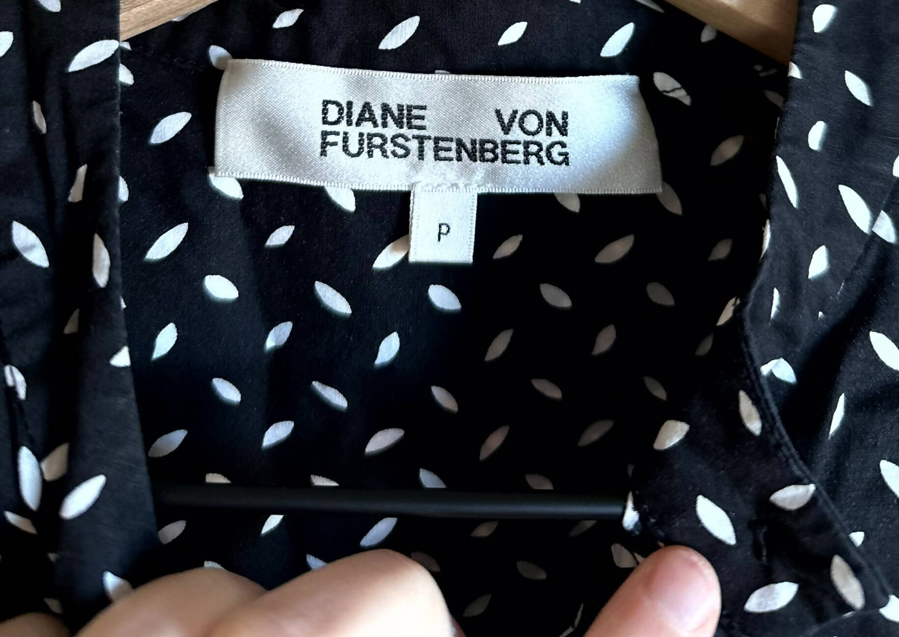 Diane Von Furstenberg Long Sleeve Collar Button-Down Shirt - Abstract - Black Multi/Bromley Dot Black