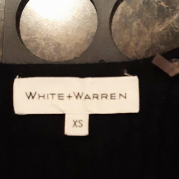 White + Warren Cashmere Slim Ribbed V-Neck - Black