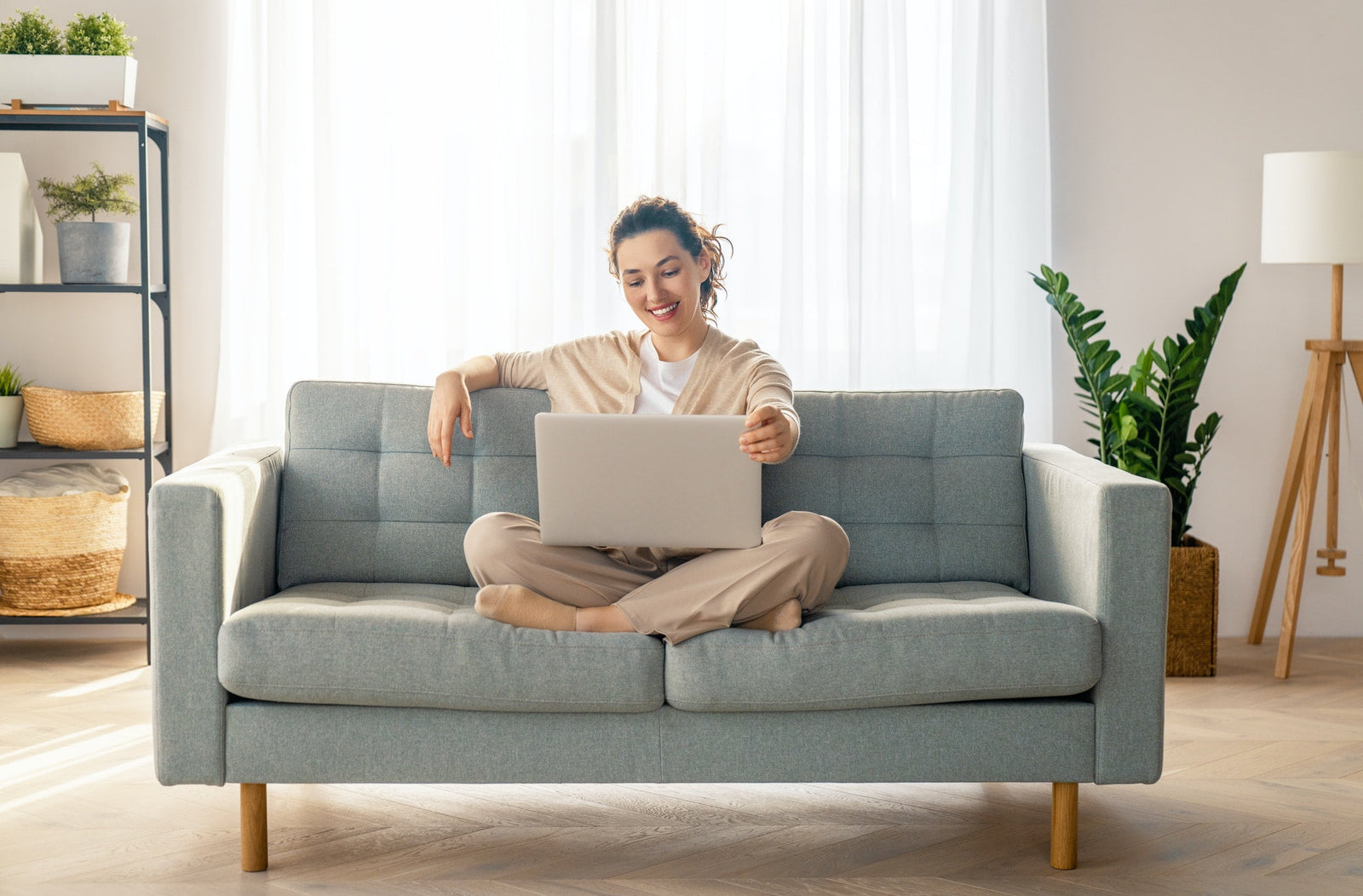 Sell More on Poshmark with ChatGPT: Mastering Keyword Research