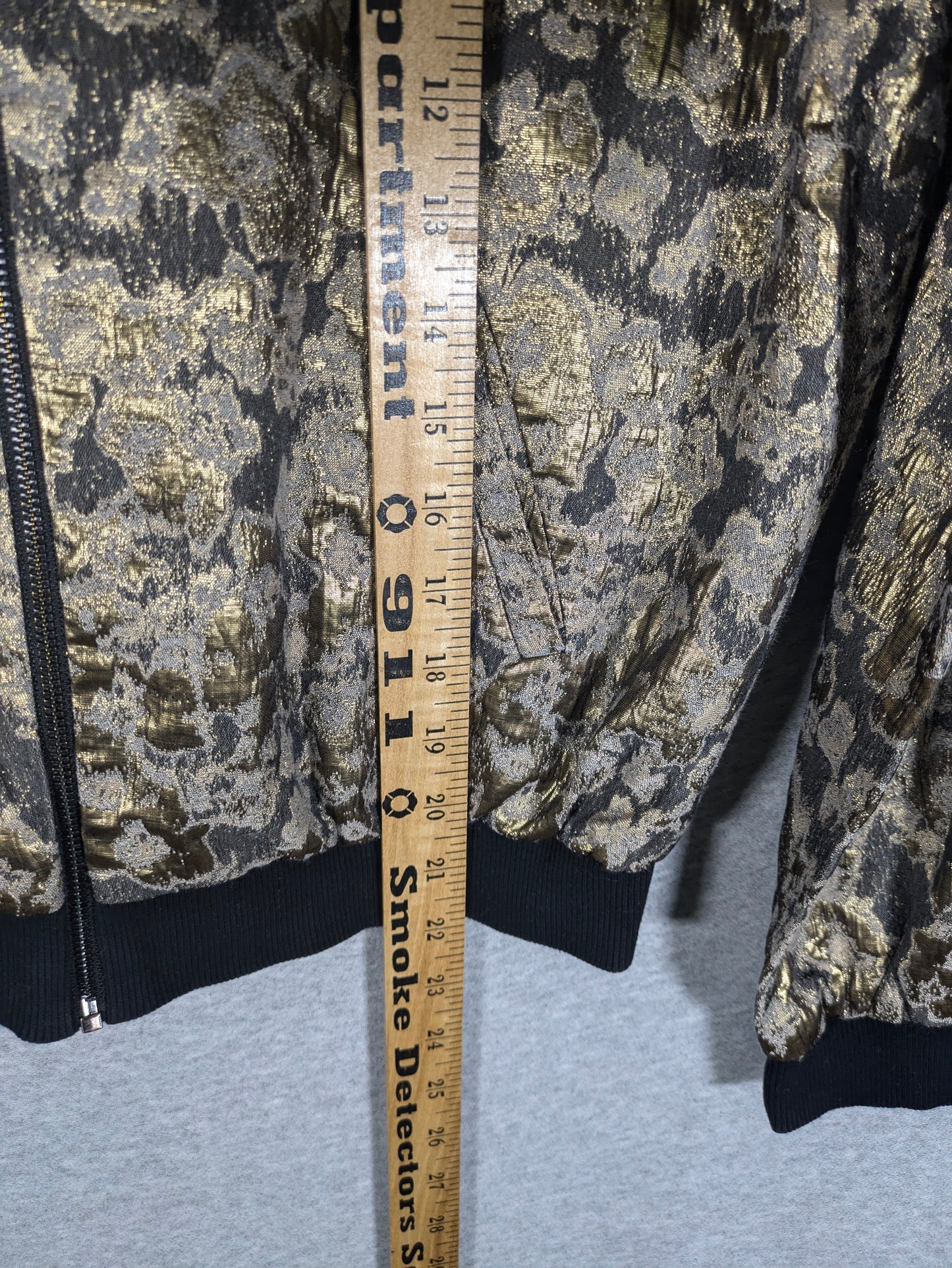 Vince Camuto Long Sleeve Metallic Foil Jacquard Bomber - Gold Multi - XS/