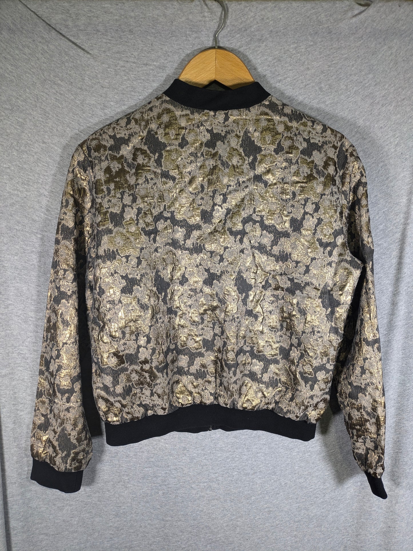 Vince Camuto Long Sleeve Metallic Foil Jacquard Bomber - Gold Multi - XS/