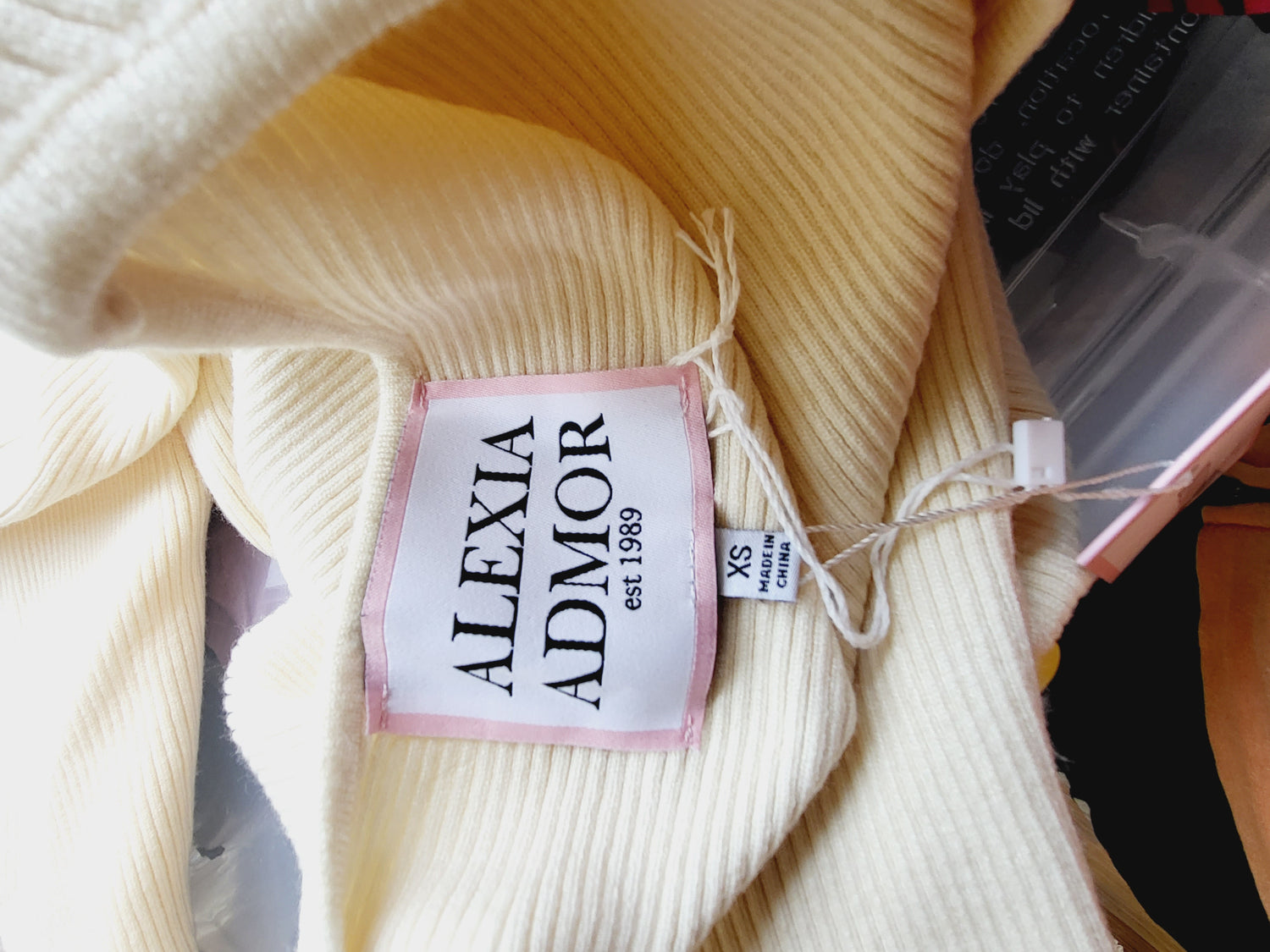 ALEXIA ADMOR Sweater (NWT) size - XS