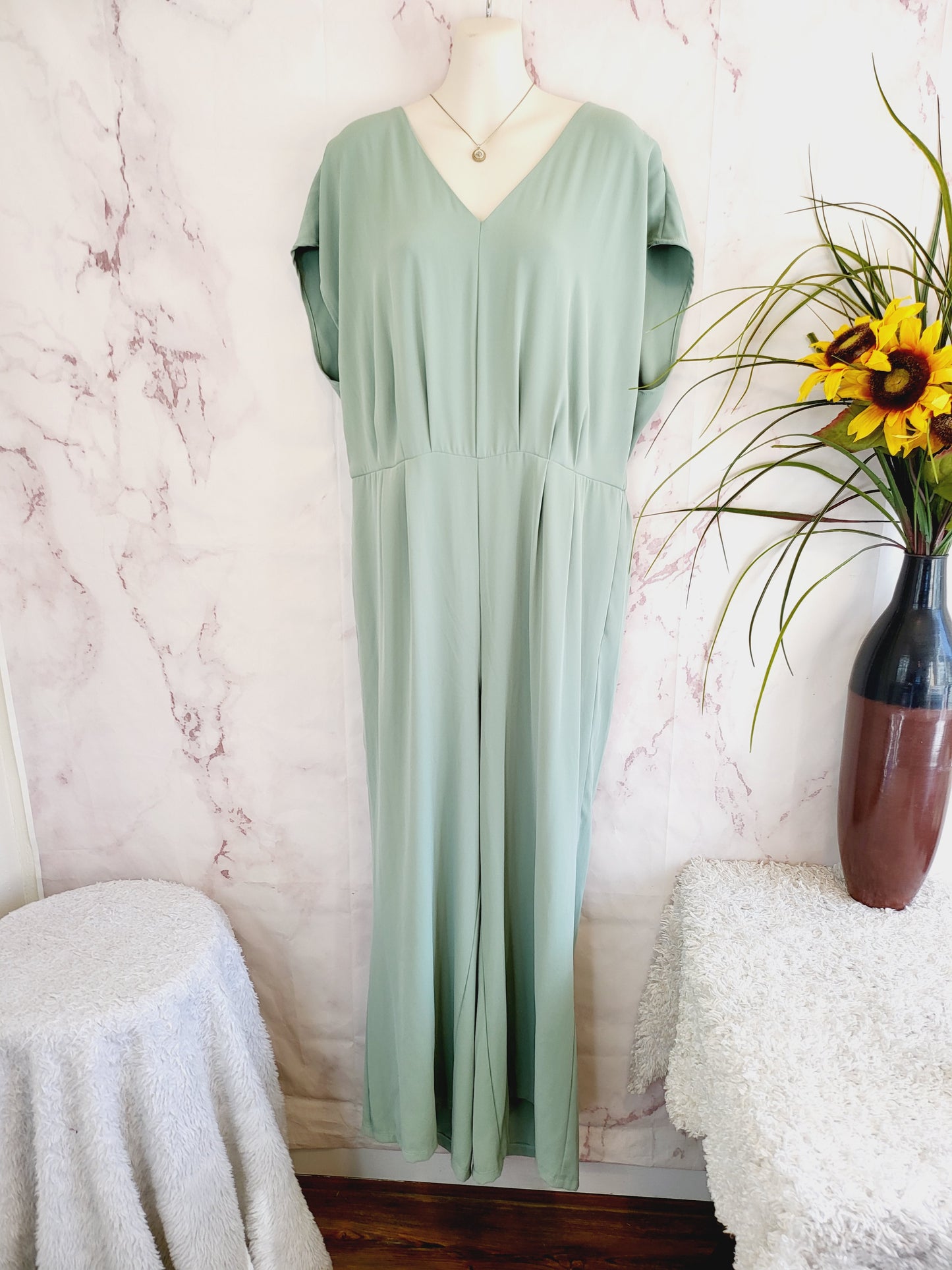 Elizabeth + Clarke All Hours Vegan Silk Pleated Jumpsuit - /Green