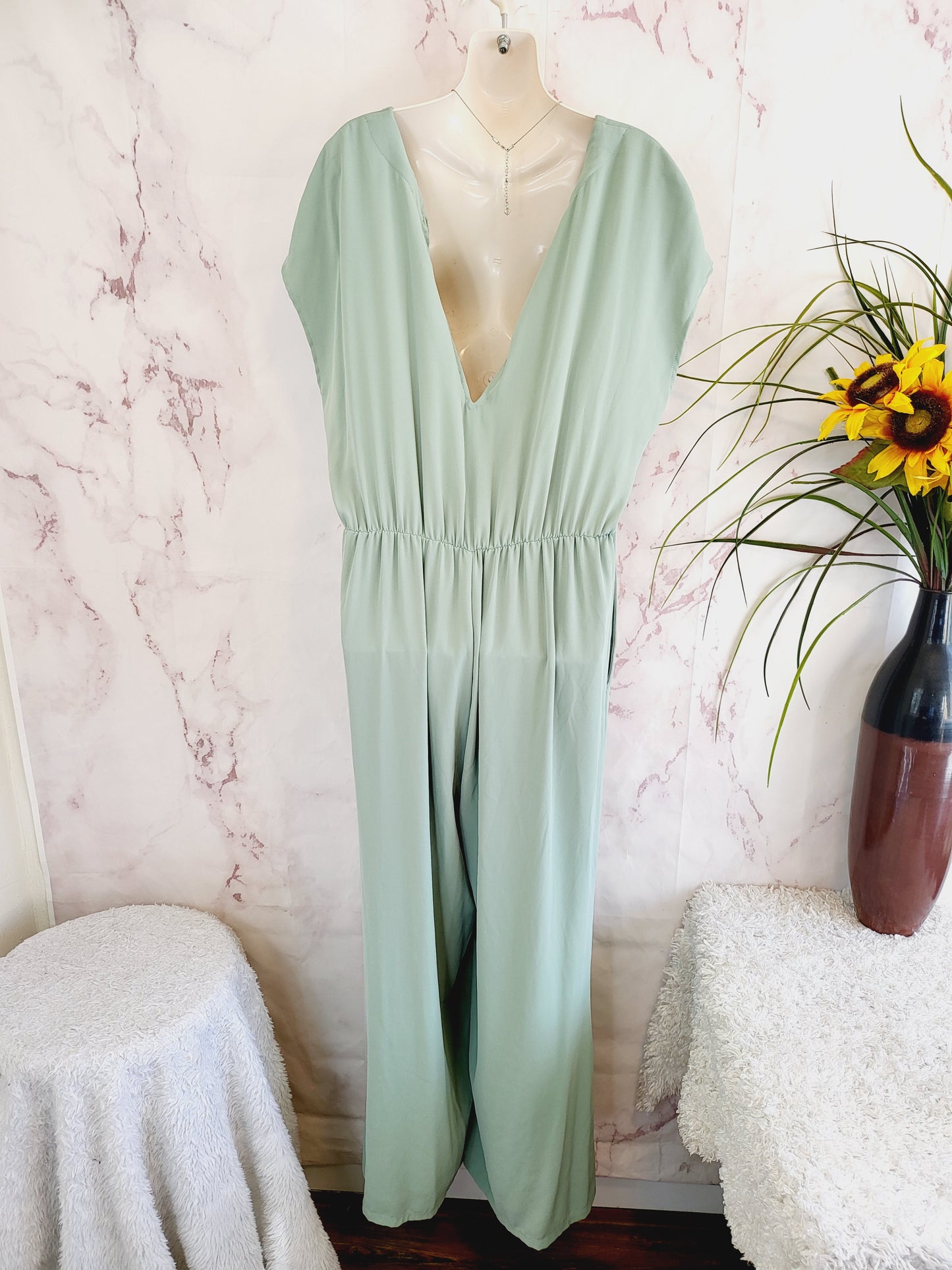 Elizabeth + Clarke All Hours Vegan Silk Pleated Jumpsuit - /Green