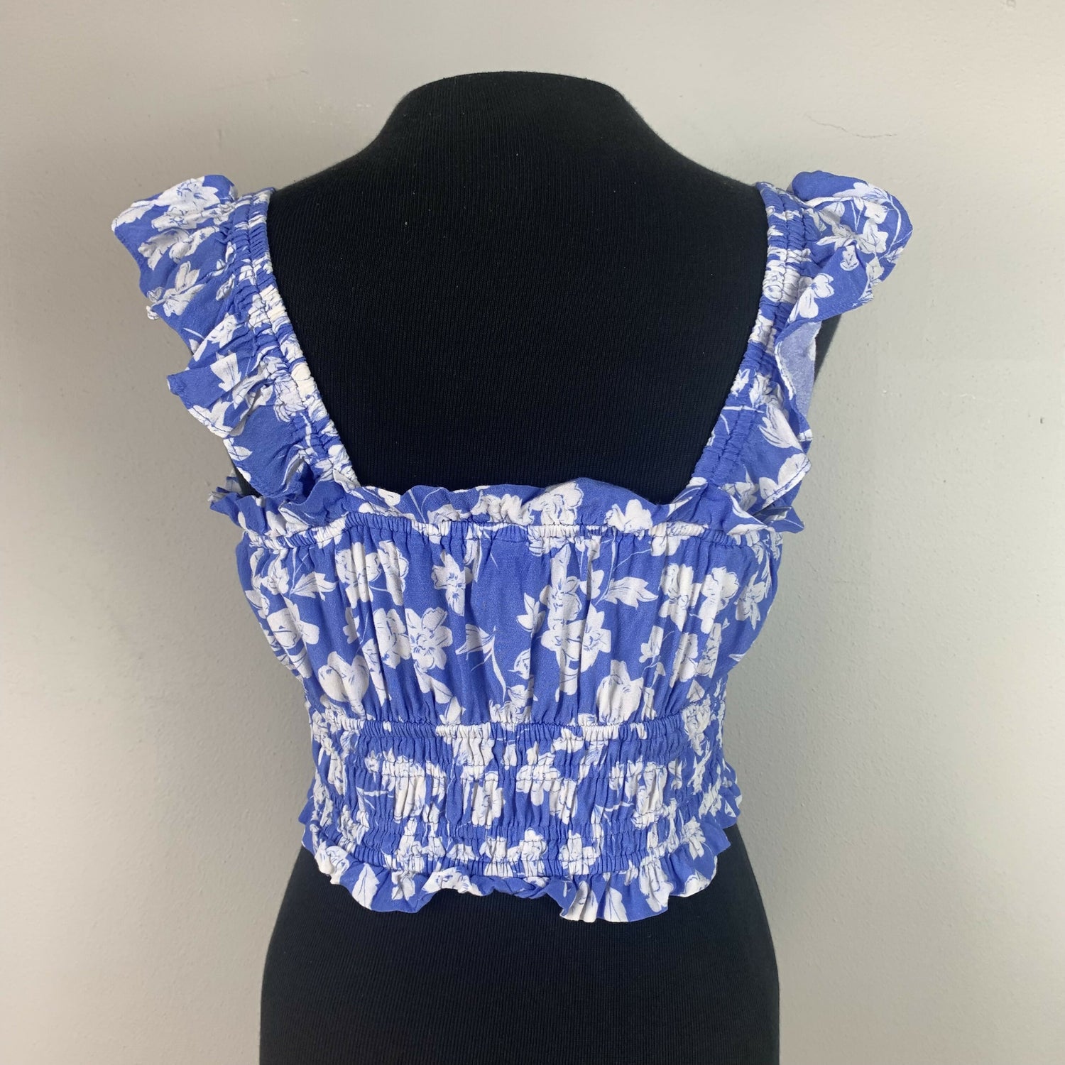 Yumi Kim Kary Keyhole Crop Top - Floral - Blue White - M