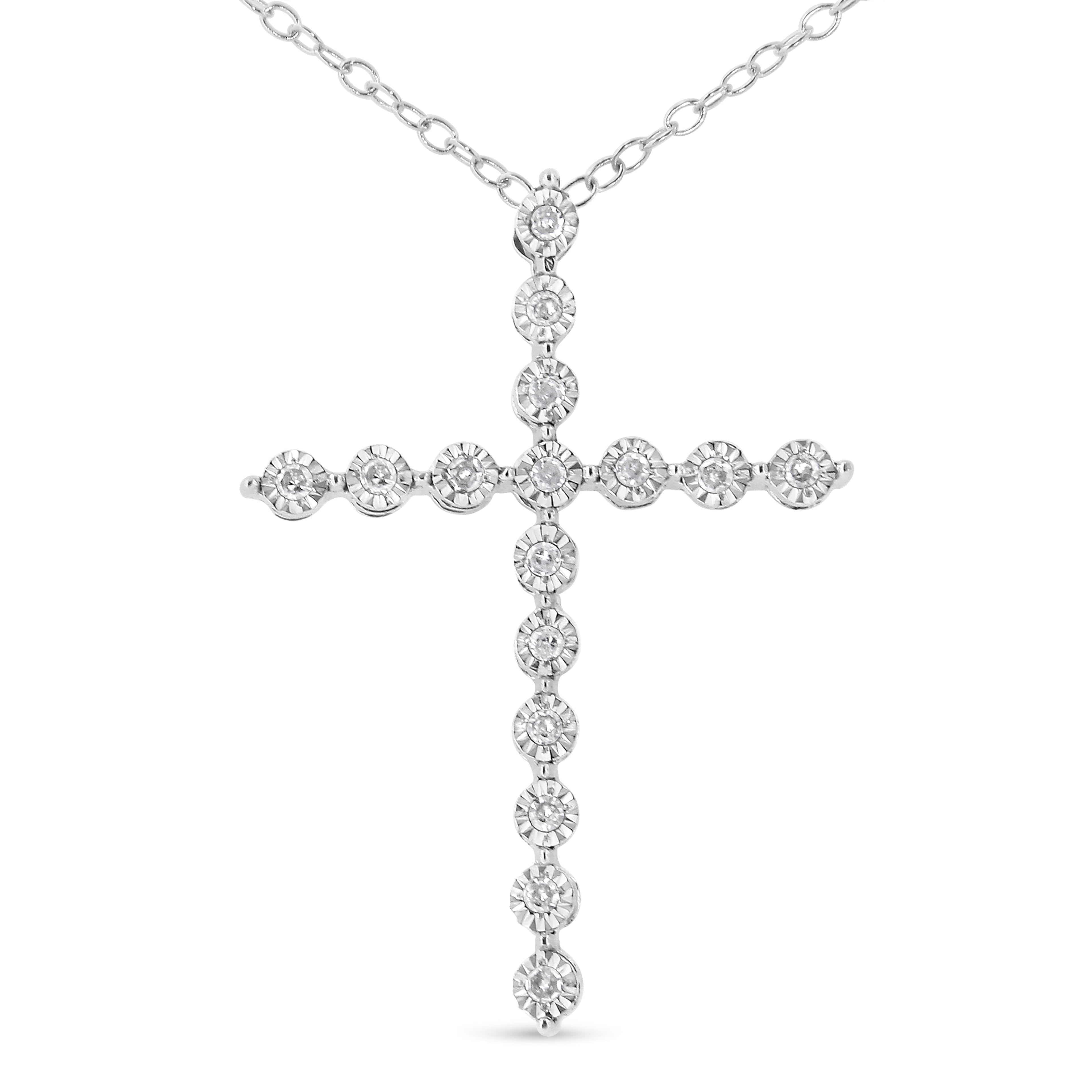 Haus of Brilliance .925 Sterling Silver 1/6 cttw Diamond Cross Pendant Necklace (I-J, I1-I2)