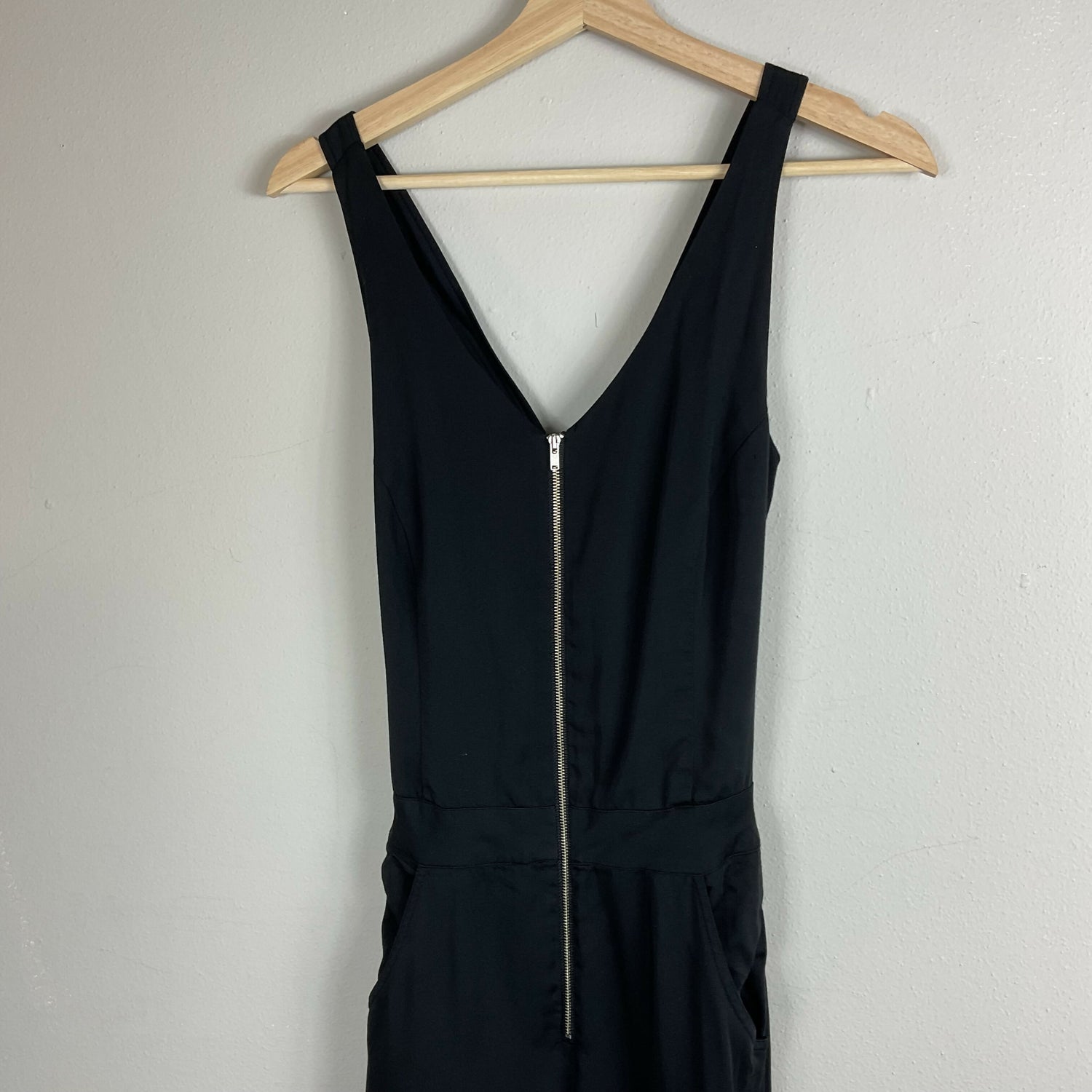 Bobi Black Sleeveless Cross-Back Zip-Front Jumpsuit - Black - XS