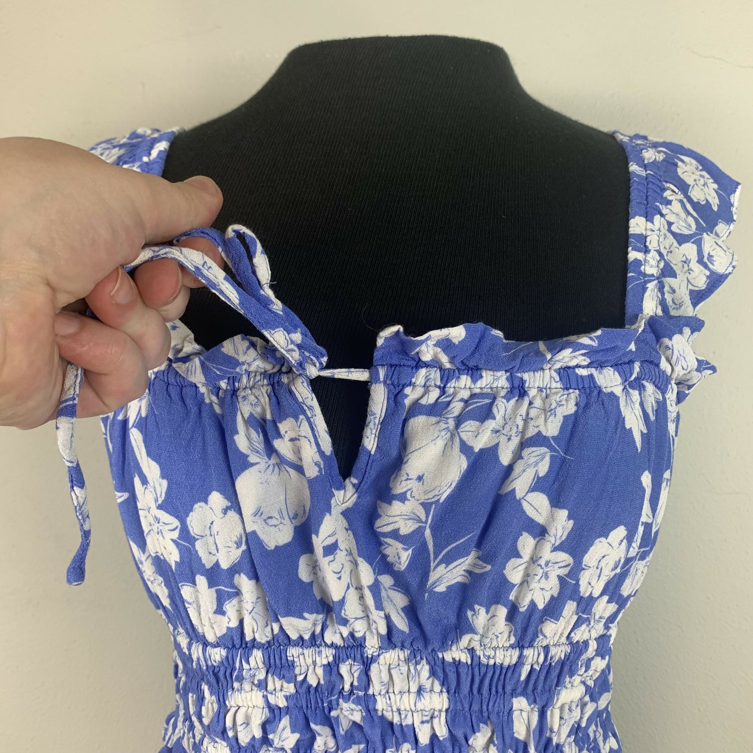 Yumi Kim Kary Keyhole Crop Top - Floral - Blue White - M