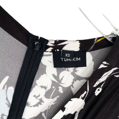 Yumi Kim Liz V-Neck Adjustable Sleeve Romper - Floral - Black Multi/Love Triangle Black - XS