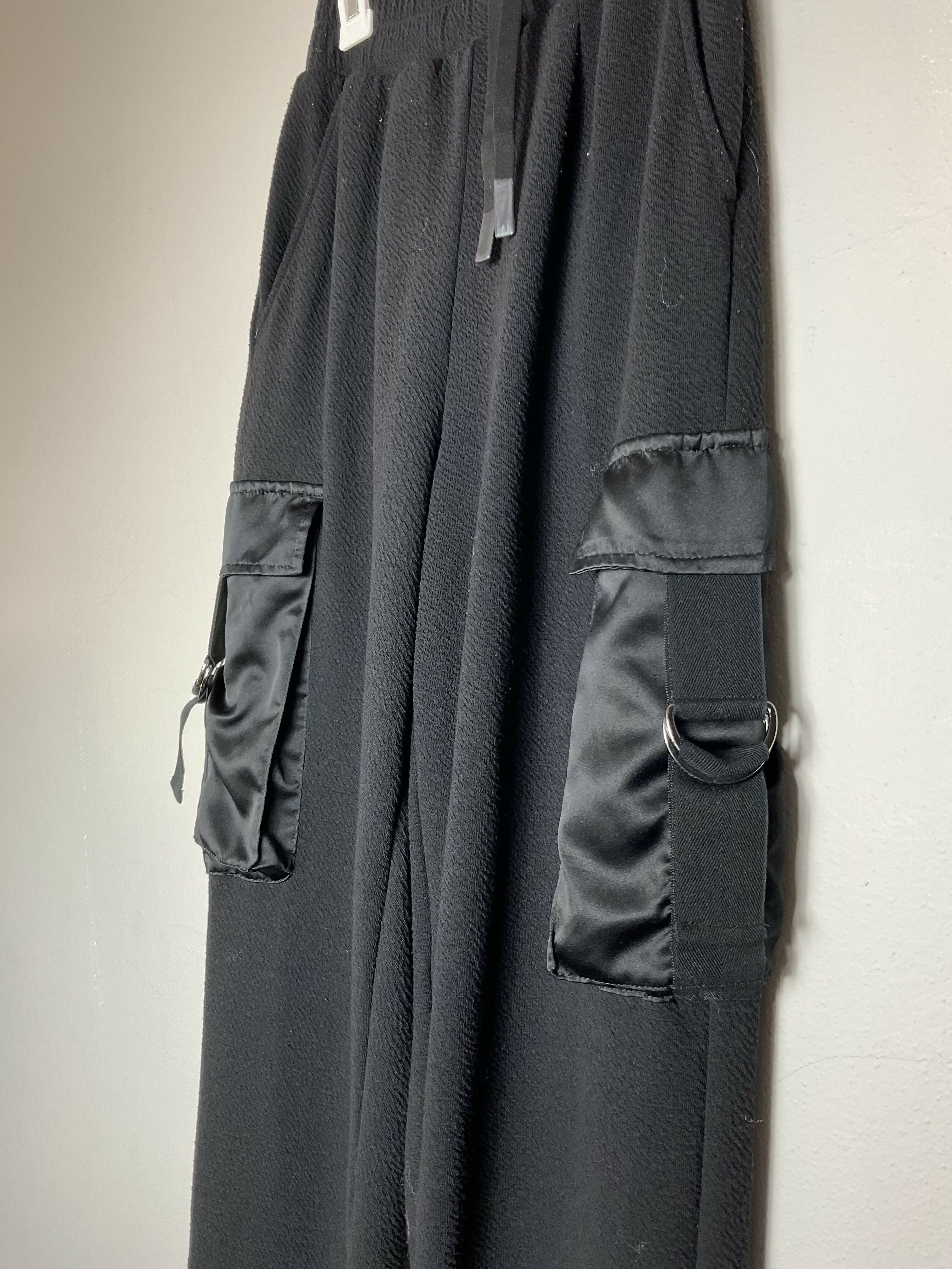 Beach Riot Range Straight Leg Cargo Pants in Black - XS