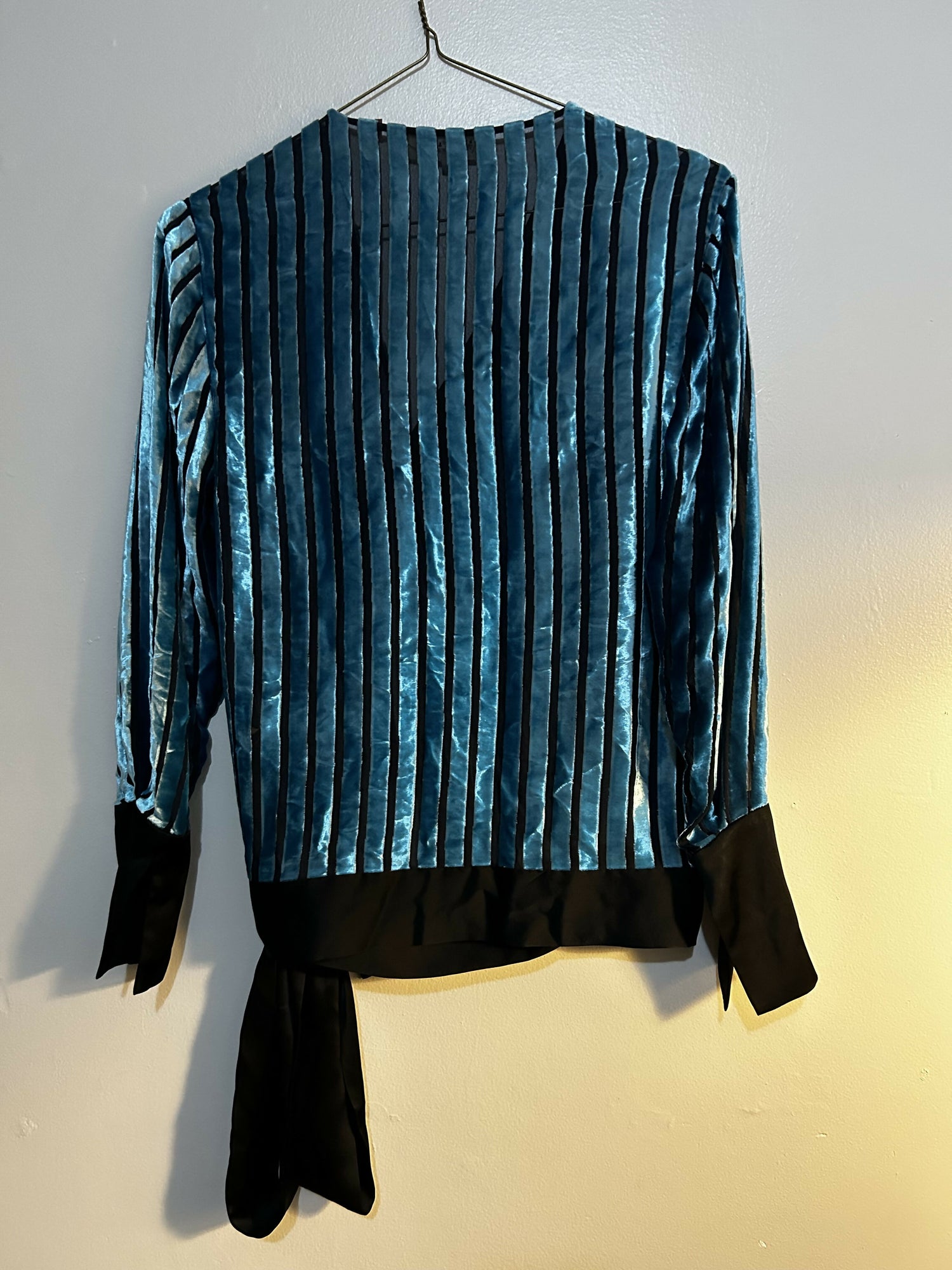 Diane Von Furstenberg Long Sleeve Crossover Striped Velvet Blouse - Stripes - Blue Multi - XS