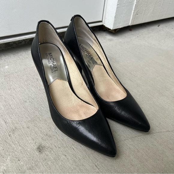 MICHAEL Michael Kors Flex Leather Mid-Heel Pump - Black - Size 6M