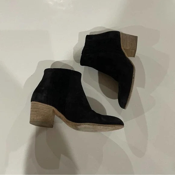 Vince Black Suede Chukka Pull On Ankle Heeled Booties Size 7