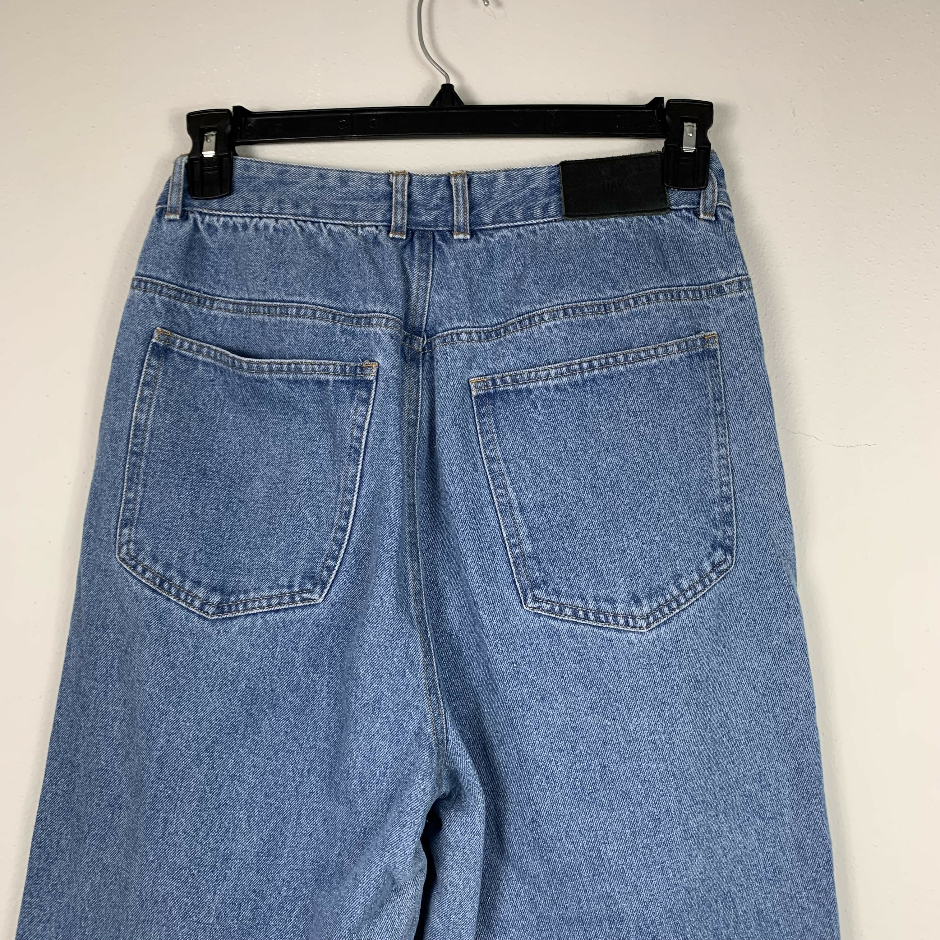 Oak High-Waist Pleated Mom Jean - Blue - 30