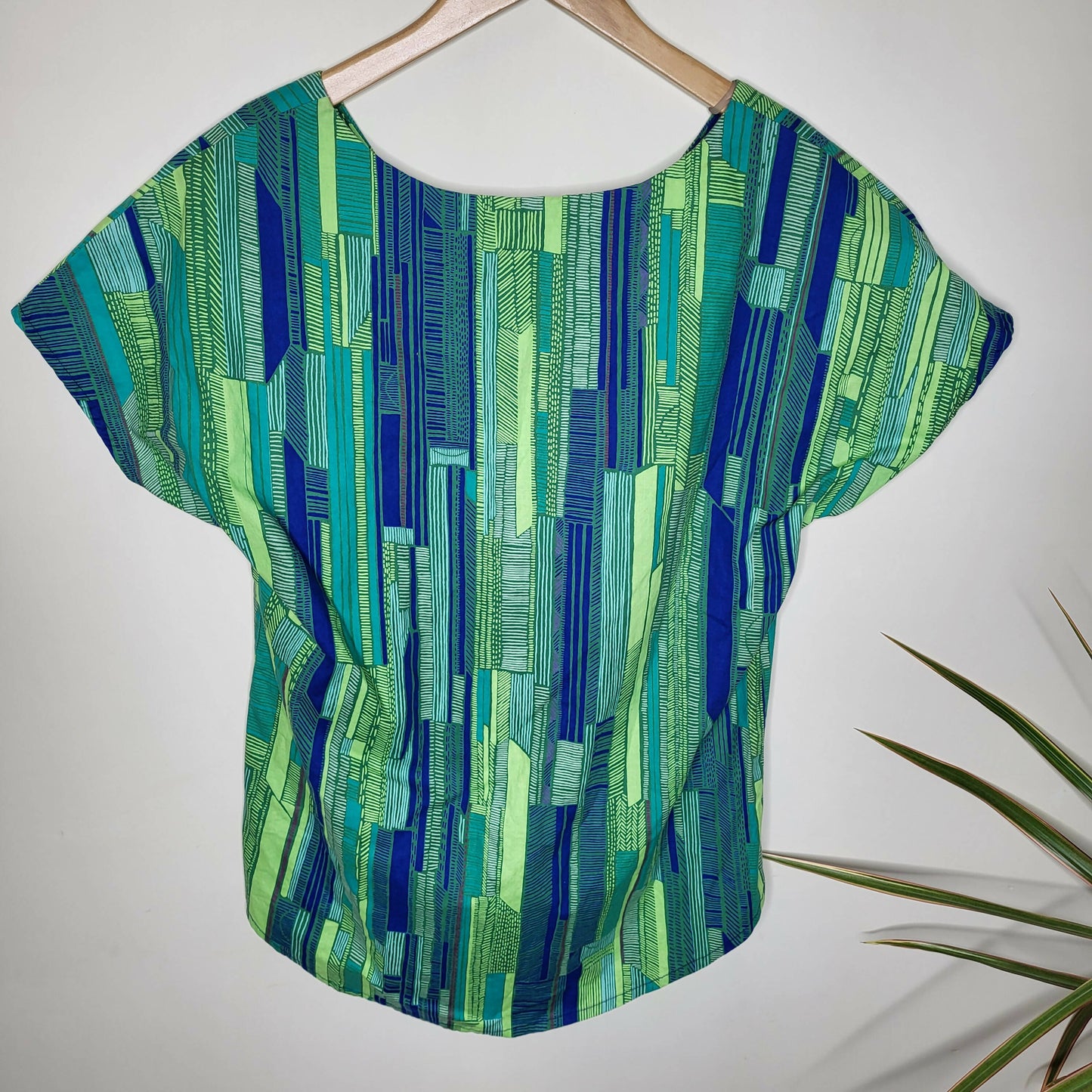 Oula Short Sleeve V-Neck Wax Printed Tee - Geometric - Green Multi