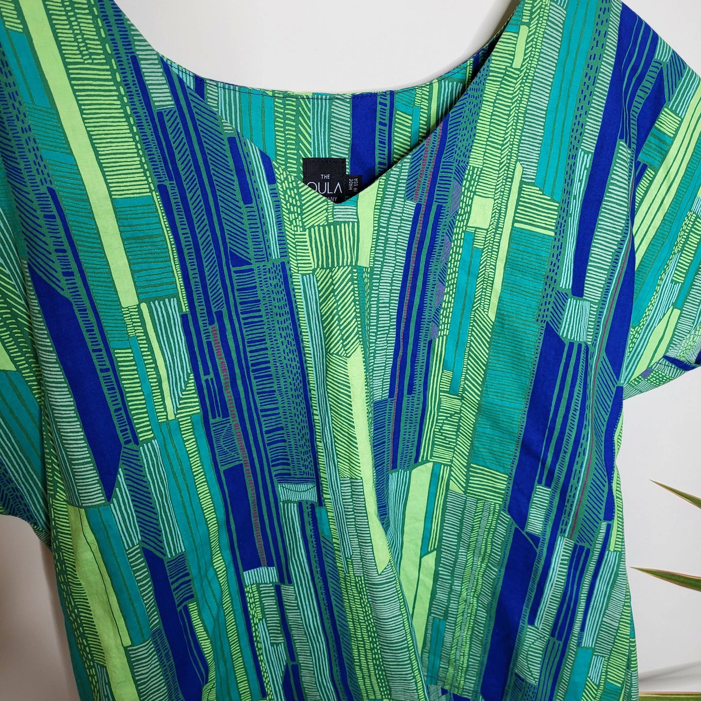 Oula Short Sleeve V-Neck Wax Printed Tee - Geometric - Green Multi