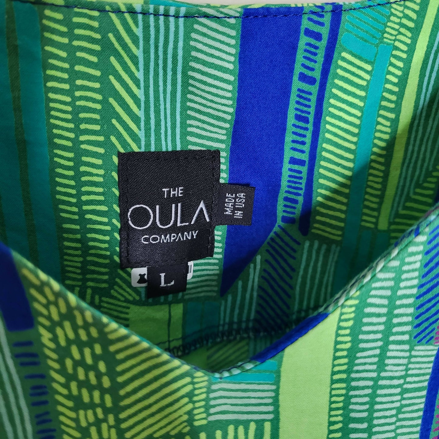 Oula Short Sleeve V-Neck Wax Printed Tee - Geometric - Green Multi