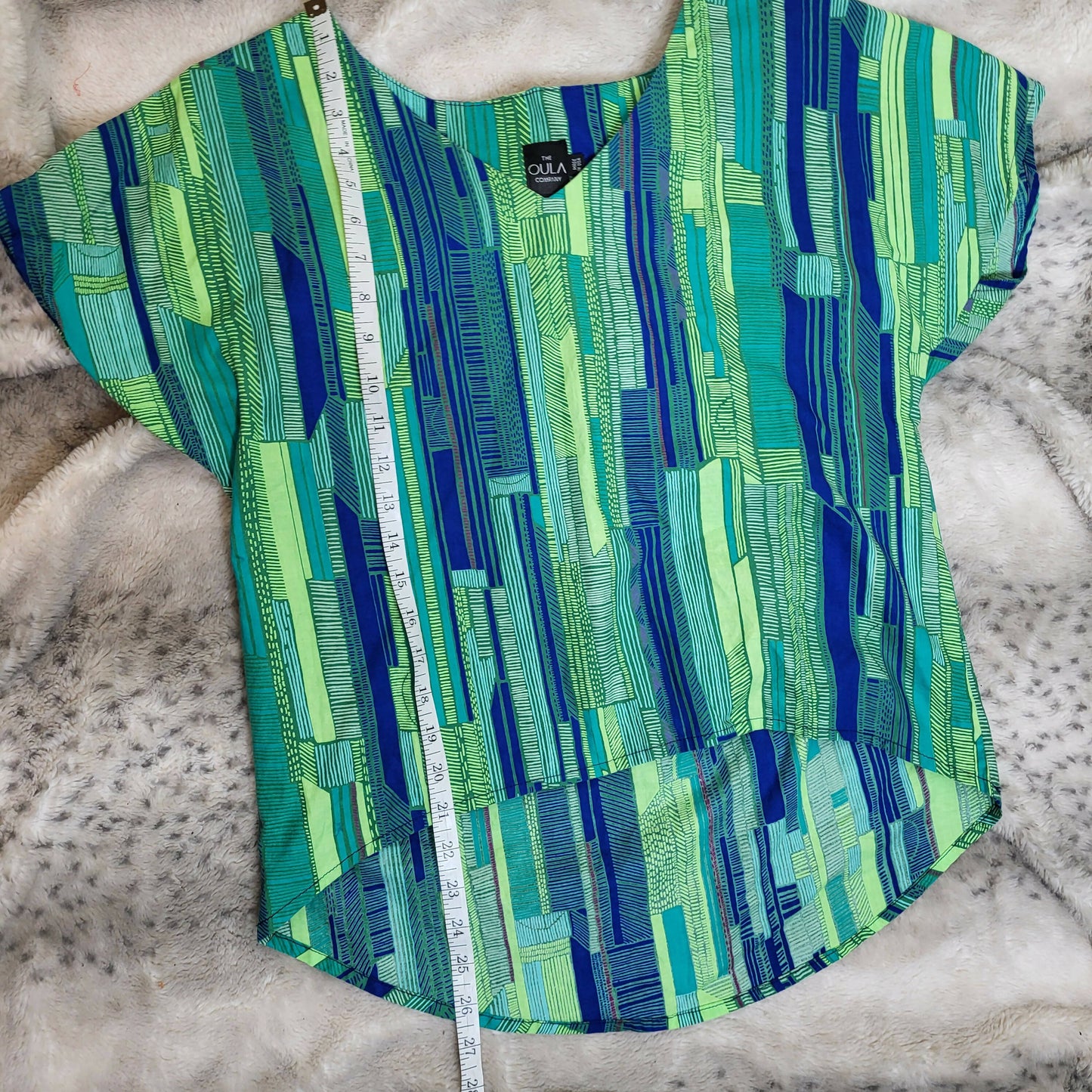 Oula Short Sleeve V-Neck Wax Printed Tee - Geometric - Green Multi