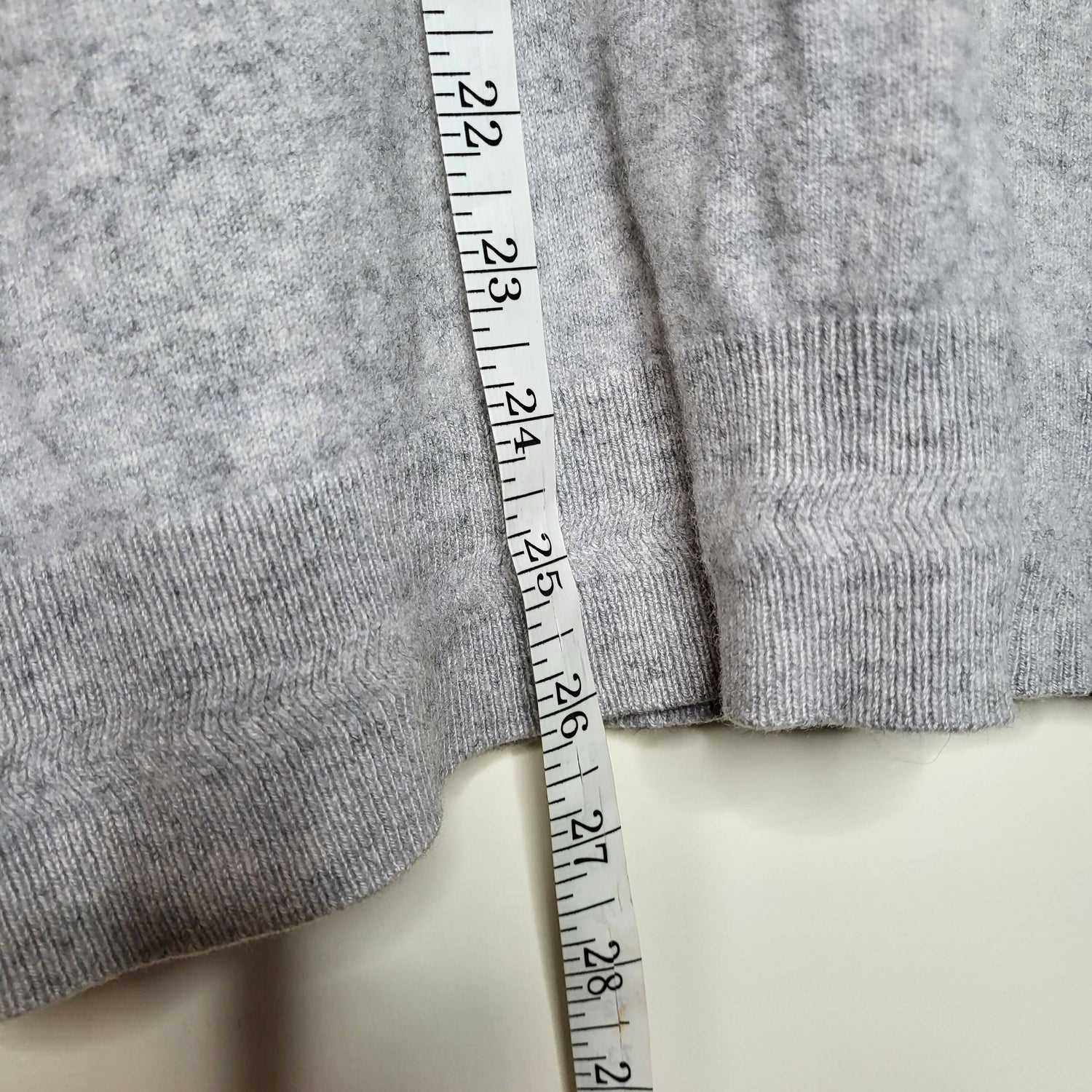 Boden Long Sleeve V-Neck Cashmere Sweater - /Gray