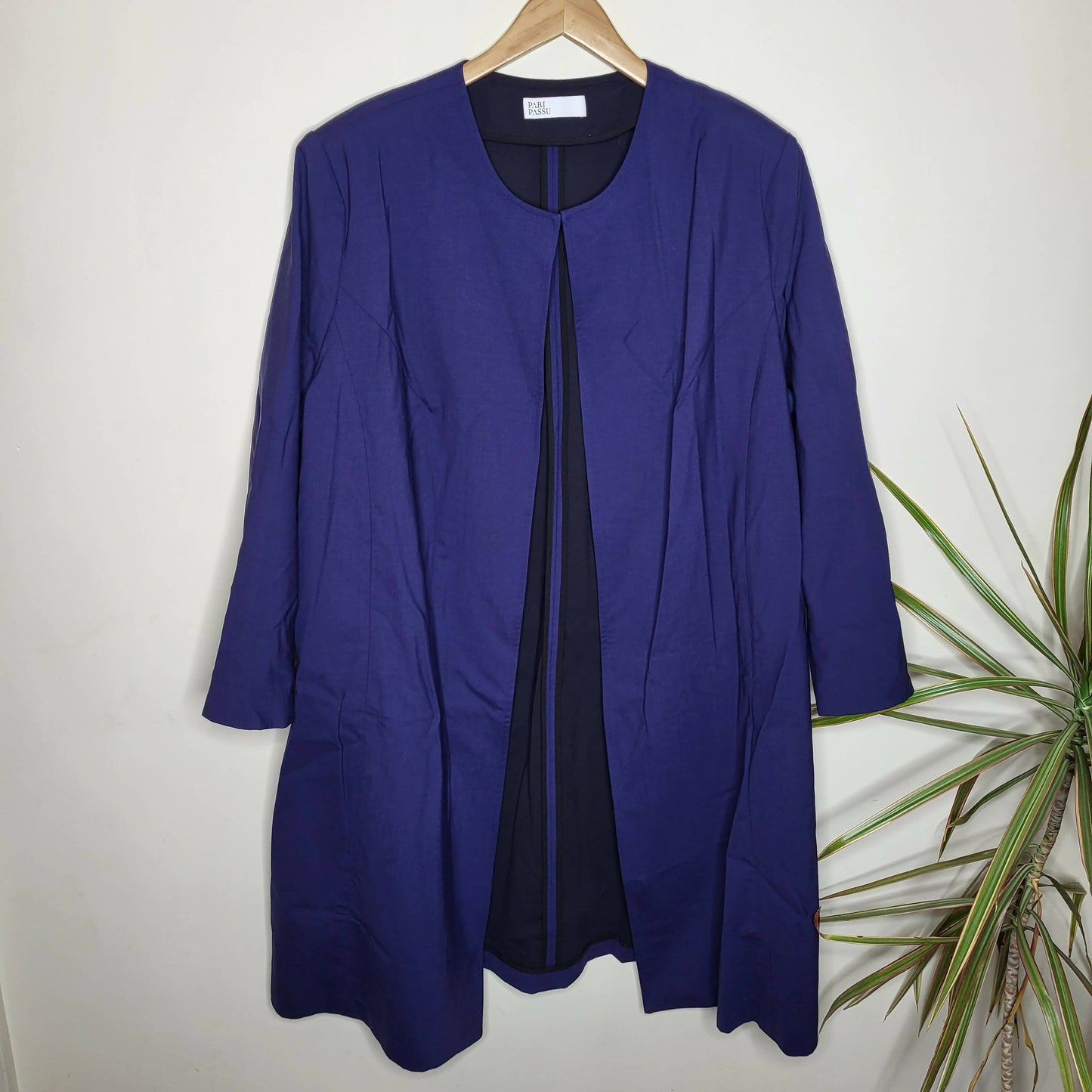 Pari Passu Wool Blend Side Split Jacket Fit D: "Modified Hour Glass" - Navy