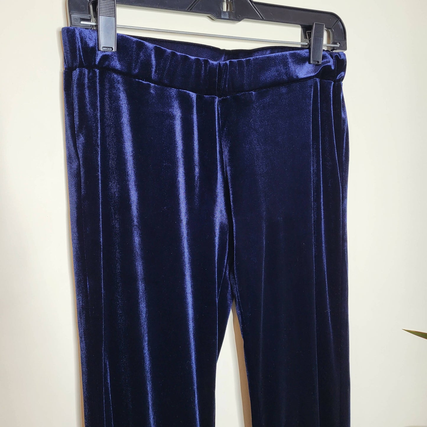 Reconnect Charlotte Straight Leg Velvet Maternity Velour Pants