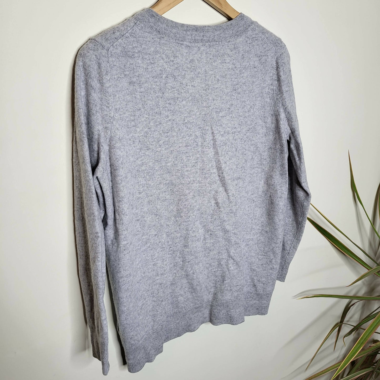 Boden Long Sleeve V-Neck Cashmere Sweater - /Gray