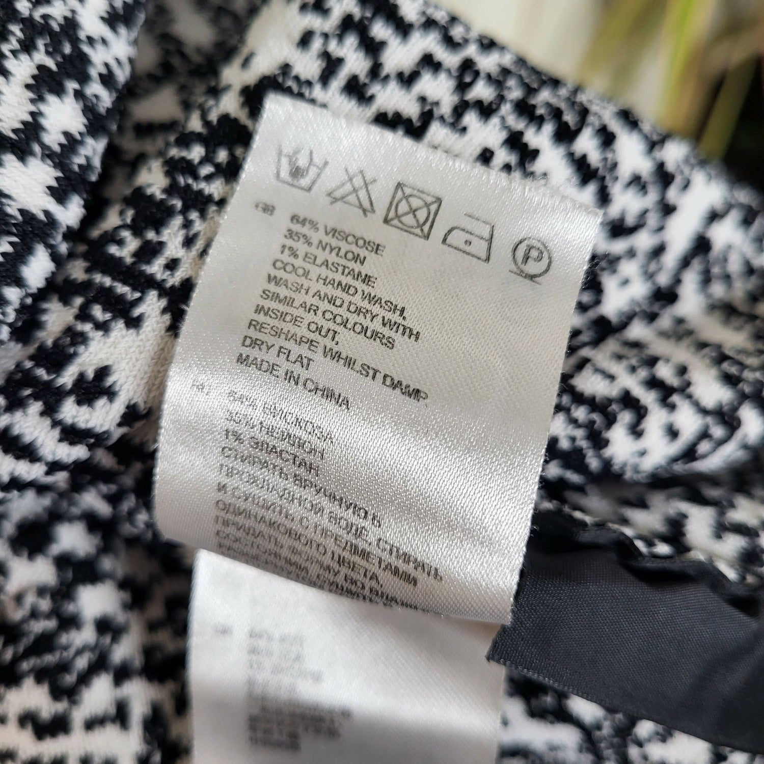 Reiss Long Sleeve Ballet Neckline Top - Abstract - Black Multi