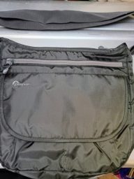 Lowepro Streamline 250 NWOT Padded Bag Camera Lens