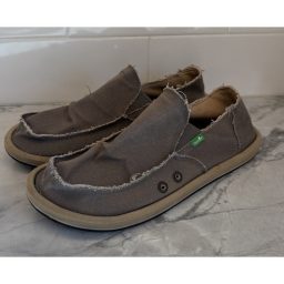 Sanuk Men's Size 11 Vagabond Lightweight Canvas Slip-On Loafers Brown